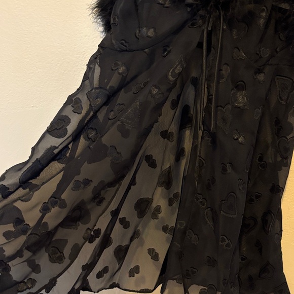 Elegant Black Lace Trimmed Camisole - Picture 2 of 6